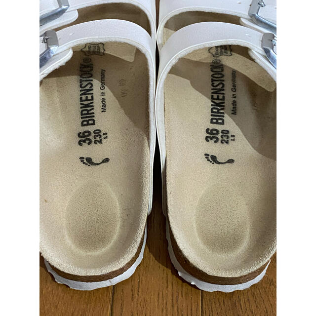 BIRKENSTOCK(ビルケンシュトック)のビルケンシュトック アリゾナ 白 ホワイト 幅狭 36 23〜23.5くらい レディースの靴/シューズ(サンダル)の商品写真