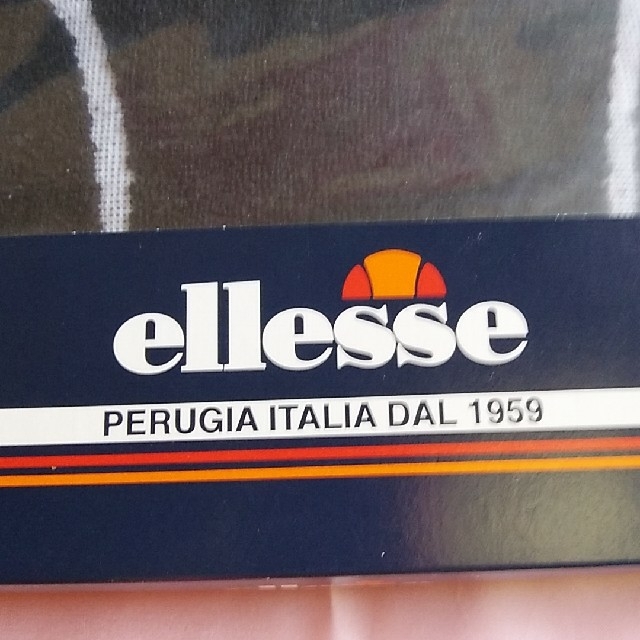 ellesse(エレッセ)の💟トムさん専用💟ellesse💞ネイビー💞バスタオル💞新品💟 インテリア/住まい/日用品の日用品/生活雑貨/旅行(タオル/バス用品)の商品写真