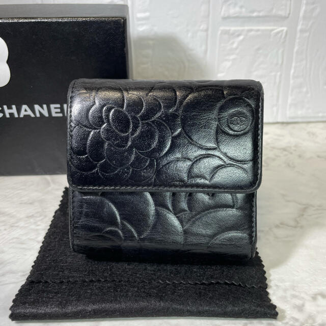 CHANEL(シャネル)のCHANEL シャネル 美品 財布 カメリア 折財布 レディースのファッション小物(財布)の商品写真