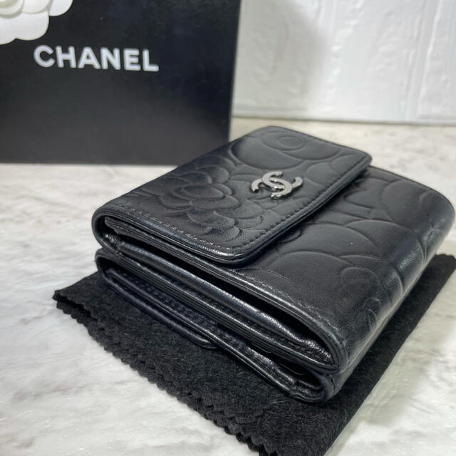 CHANEL(シャネル)のCHANEL シャネル 美品 財布 カメリア 折財布 レディースのファッション小物(財布)の商品写真
