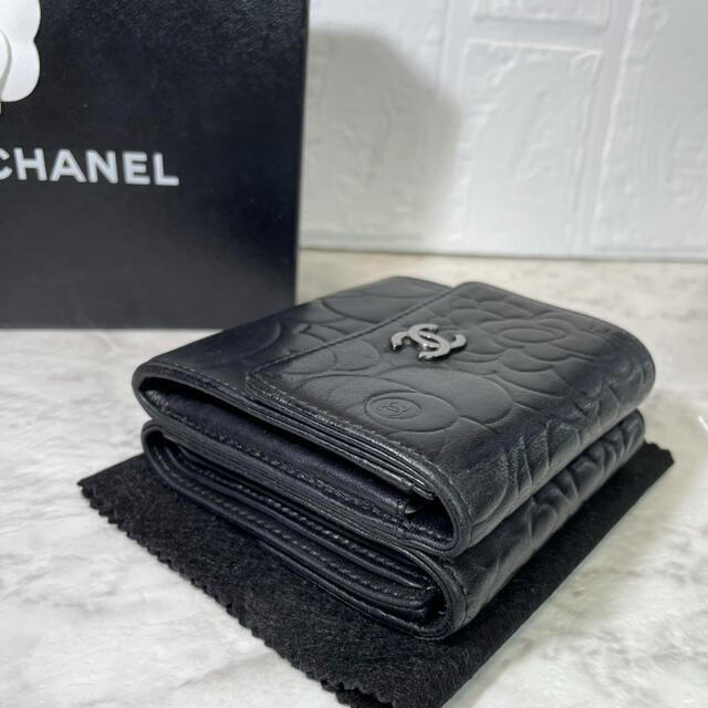 CHANEL(シャネル)のCHANEL シャネル 美品 財布 カメリア 折財布 レディースのファッション小物(財布)の商品写真