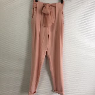 アクネ(ACNE)のGREYRIN ピンクリボンパンツ(クロップドパンツ)