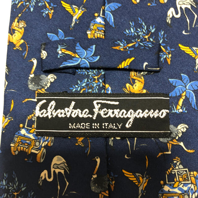 Salvatore Ferragamo(サルヴァトーレフェラガモ)のネクタイ サルヴァトーレ フェラガモ  Ferragamo ネイビー 動物柄 メンズのファッション小物(ネクタイ)の商品写真