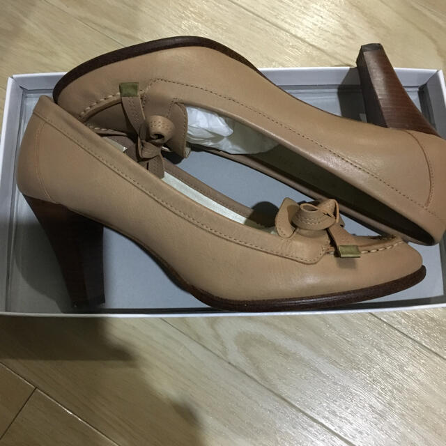 DIANA(ダイアナ)のダイアナ ベージュ パンプス 23.5cm レディースの靴/シューズ(ハイヒール/パンプス)の商品写真