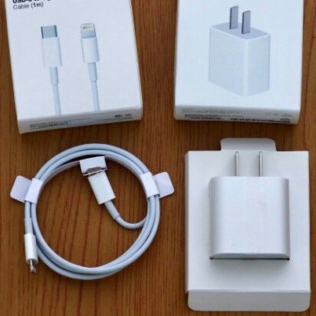 iPhone 12 iPad  電源アダプタ 20W USB-Cケーブル スマホ/家電/カメラのスマートフォン/携帯電話(その他)の商品写真