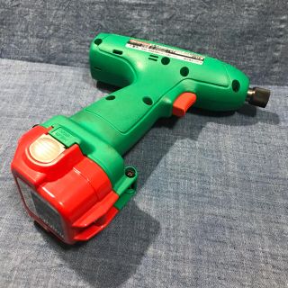 Makita - マキタ 充電式インパクトドライバM690D 充電器DC1414セットの ...