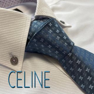 セリーヌ(celine)のセリーヌ　ネクタイ【美品】CELINE  ブランドロゴ柄　光沢　やや厚手(ネクタイ)