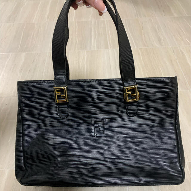 ラスト　本物証明書有　FENDI ハンドバッグ  ショルダーバッグ