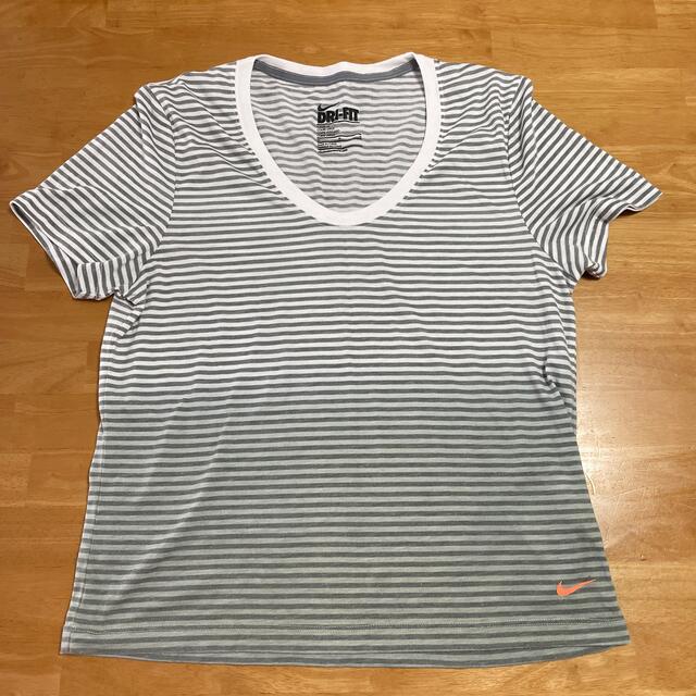 NIKE(ナイキ)のNIKE Tシャツ レディースのトップス(Tシャツ(半袖/袖なし))の商品写真