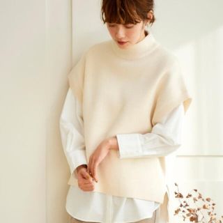 ルクールブラン(le.coeur blanc)の更に再値下げ❗️今季。タグ付❣️定価12100円　シャツレイヤードニットベスト(シャツ/ブラウス(長袖/七分))