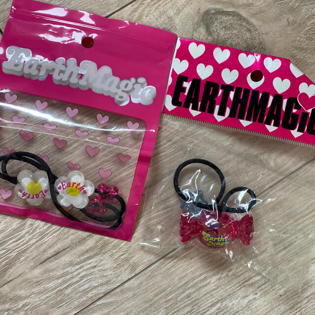 EARTHMAGIC(アースマジック)のヘアーゴムセット キッズ/ベビー/マタニティのこども用ファッション小物(その他)の商品写真