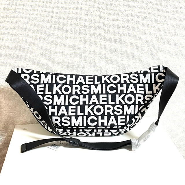 Michael Kors(マイケルコース)の【新品・タグ付き】マイケルコース　ショルダーバッグ　ボディバッグ　ウエストバッグ レディースのバッグ(ショルダーバッグ)の商品写真