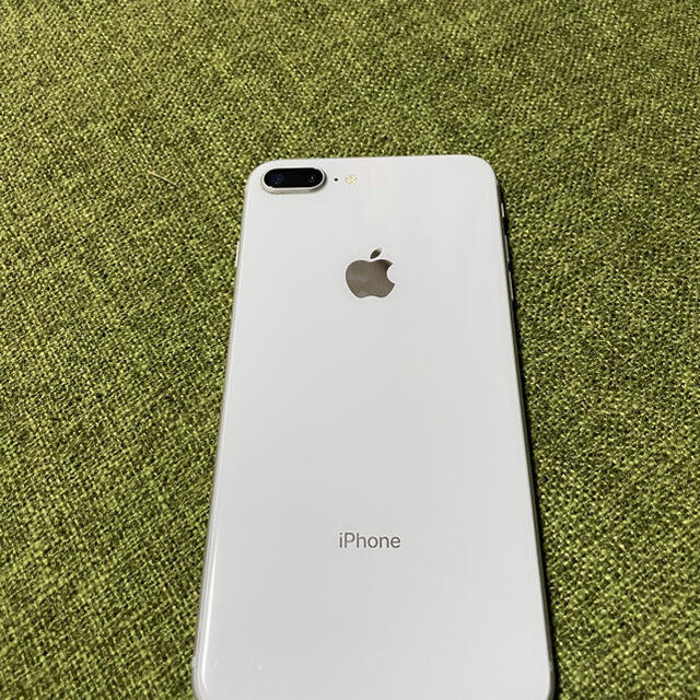 iPhone(アイフォーン)のiPhone 8 Plus Silver 256 GB SIMフリー スマホ/家電/カメラのスマートフォン/携帯電話(スマートフォン本体)の商品写真