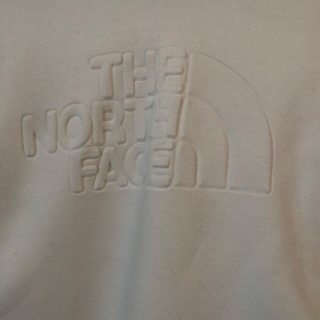 THE NORTH FACE(ザノースフェイス)のノースフェイス　パーカー　白 レディースのトップス(パーカー)の商品写真