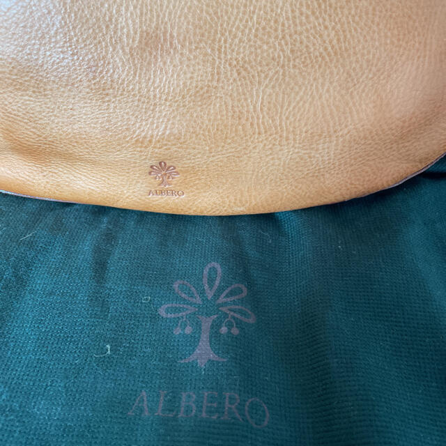 ALBERO(アルベロ)のALBERO 本革バッグ レディースのバッグ(ハンドバッグ)の商品写真