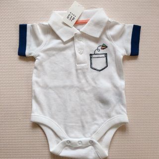 ベビーギャップ(babyGAP)の【新品】babyGAP  ポロロンパース　50(ロンパース)