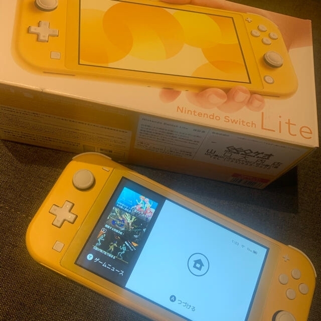 ゆり様 nitendo swich light yellow エンタメ/ホビーのゲームソフト/ゲーム機本体(家庭用ゲーム機本体)の商品写真