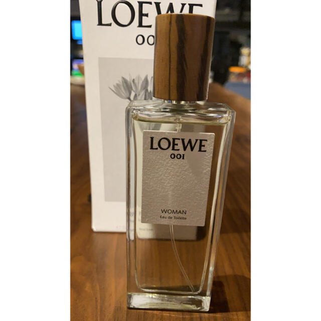 LOEWE(ロエベ)の【LOEWE】ロエベ　香水　ウーマン　001 50ml オードゥパルファン コスメ/美容の香水(香水(女性用))の商品写真