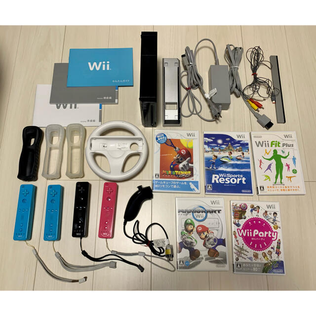Wii(ウィー)の【再値下げ】Wii本体・コントローラー・ソフト エンタメ/ホビーのゲームソフト/ゲーム機本体(家庭用ゲーム機本体)の商品写真