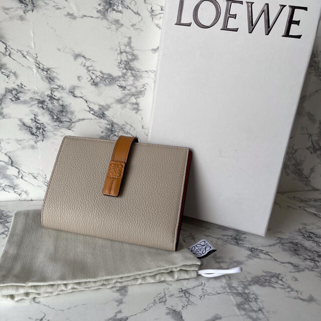 国内正規総代理店アイテム】 LOEWE 専用です❣️ - 財布