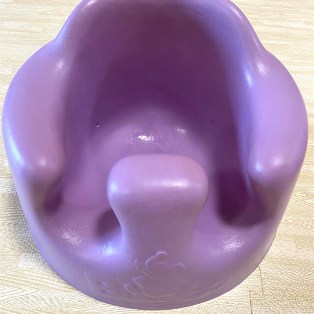 Bumbo(バンボ)のバンボ　パープル　専用ページ キッズ/ベビー/マタニティのキッズ/ベビー/マタニティ その他(その他)の商品写真