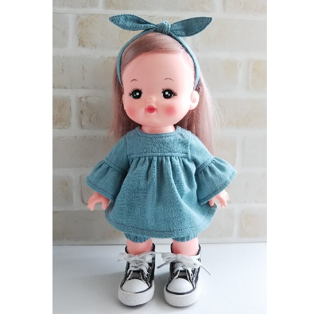メルちゃんハンドメイド服  Wガーゼのヨーク切替フリル袖のセットアップ人形