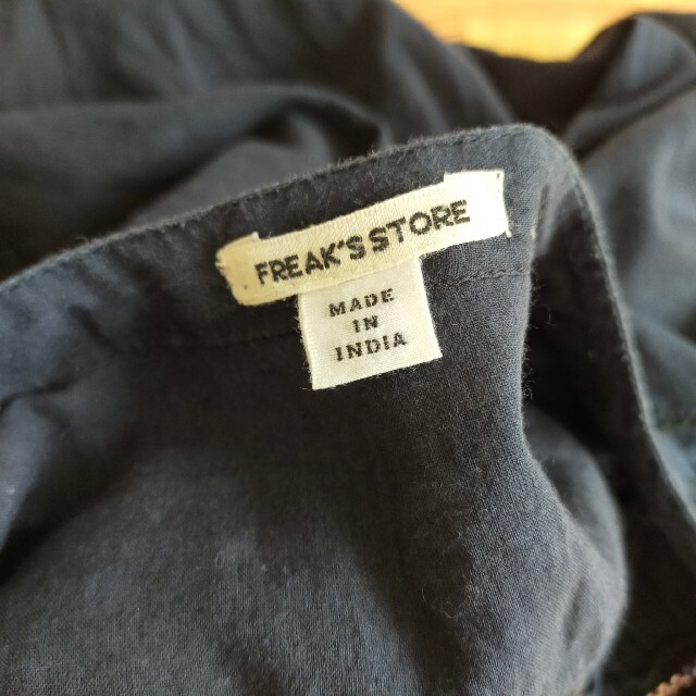 FREAK'S STORE(フリークスストア)の【ごろー様専用】FREAK'S STORE　黒刺繍コットンカットソー レディースのトップス(カットソー(長袖/七分))の商品写真