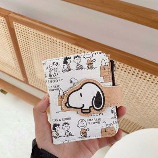 スヌーピー財布　二つ折り財布　カード入れ　コンパクトSNOOPY 小銭入れ(財布)