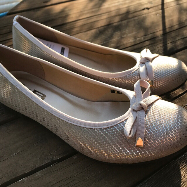 パンプス　Ｌ&Ｂ　24.0cm       日本製　　未使用 レディースの靴/シューズ(ハイヒール/パンプス)の商品写真