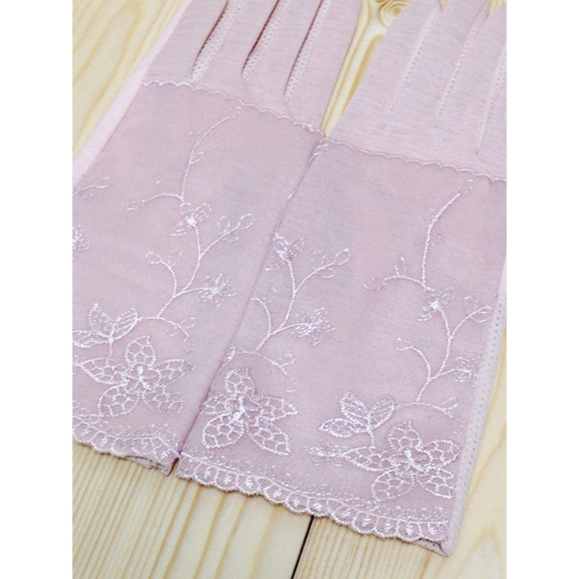 送料無料　ピンク　滑り止め　レース　花柄　UV手袋　レディース　ピンク レディースのファッション小物(手袋)の商品写真