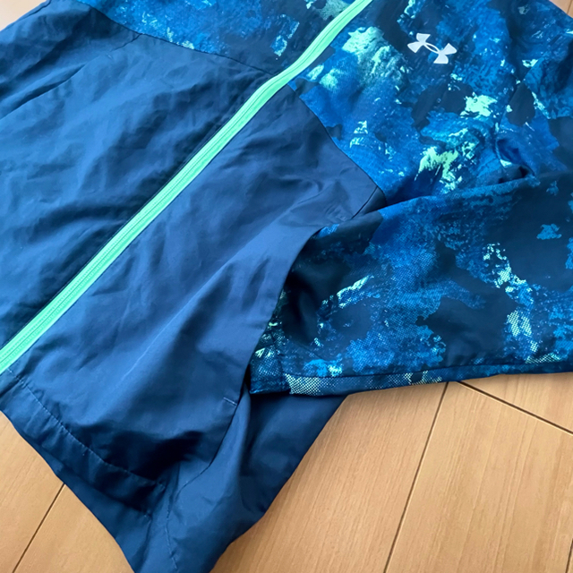 UNDER ARMOUR(アンダーアーマー)のアンダーアーマーのウィンドブレーカー　150 キッズ/ベビー/マタニティのキッズ服男の子用(90cm~)(ジャケット/上着)の商品写真