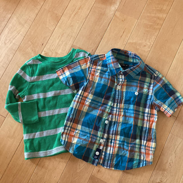 babyGAP(ベビーギャップ)のチェックシャツ　2着セット キッズ/ベビー/マタニティのキッズ服男の子用(90cm~)(Tシャツ/カットソー)の商品写真