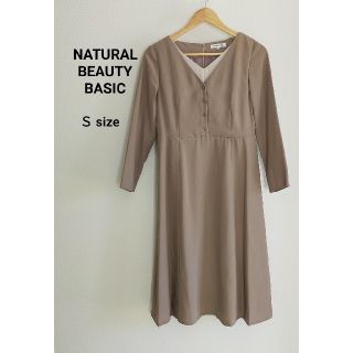 ナチュラルビューティーベーシック(NATURAL BEAUTY BASIC)のNATURAL BEAUTY BASIC レイヤード風Vネックワンピース(ひざ丈ワンピース)