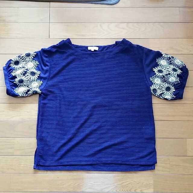 3can4on(サンカンシオン)の刺繍入りブラウス レディースのトップス(シャツ/ブラウス(半袖/袖なし))の商品写真