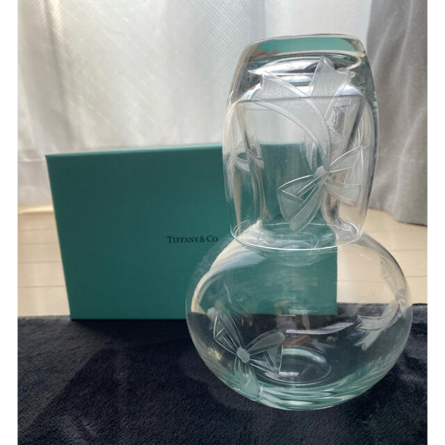 Tiffany & Co.(ティファニー)の専用✨Tiffany & coリボングラス&ボトル ⭐︎glass&bottle インテリア/住まい/日用品のキッチン/食器(タンブラー)の商品写真