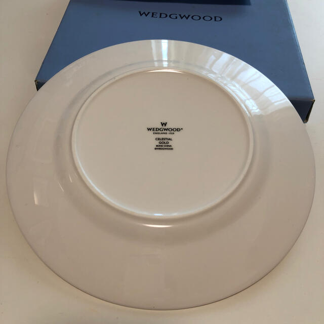 WEDGWOOD(ウェッジウッド)のウェッジウッド　セレスティアルゴールド 20cmプレート インテリア/住まい/日用品のキッチン/食器(食器)の商品写真