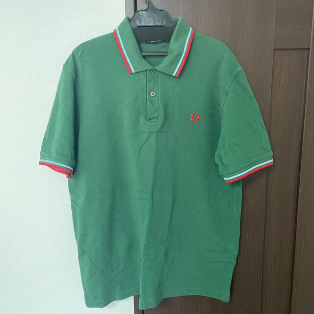 FRED PERRY(フレッドペリー)のフレッドペリー　ポロシャツ　ダークグリーン　緑 メンズのトップス(ポロシャツ)の商品写真