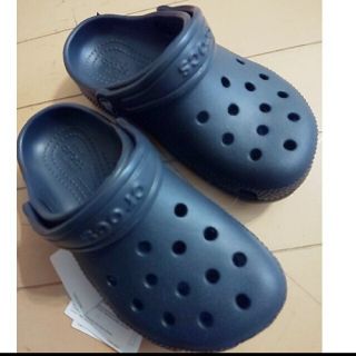 クロックス(crocs)のしょん様専用 crocs サンダル ネイビー 17.5、18.5(サンダル)