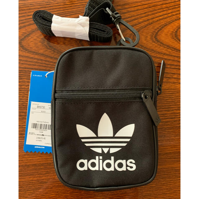 adidas(アディダス)のアディダスオリジナルス　ポシェット　タグ付き レディースのバッグ(ショルダーバッグ)の商品写真