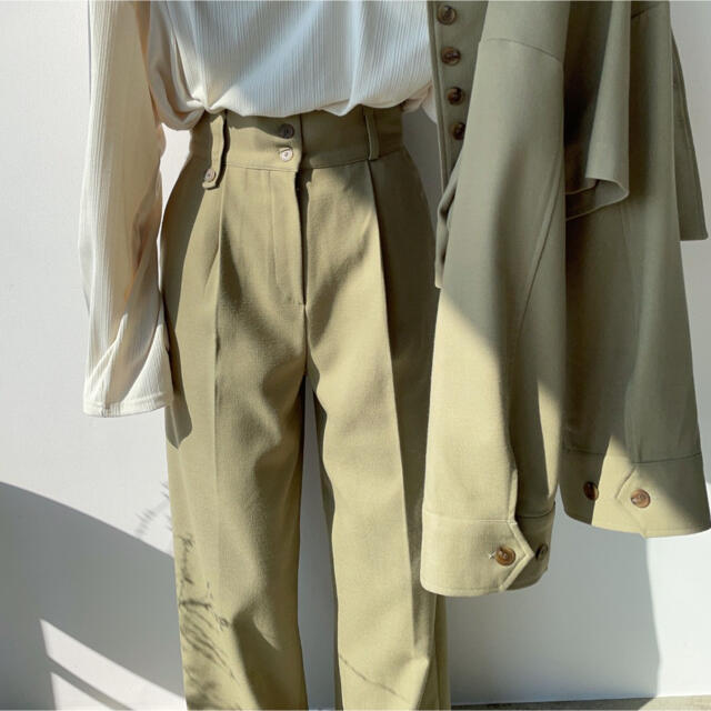 TODAYFUL(トゥデイフル)のnokcha    straight long pants/pistàcchio レディースのパンツ(カジュアルパンツ)の商品写真
