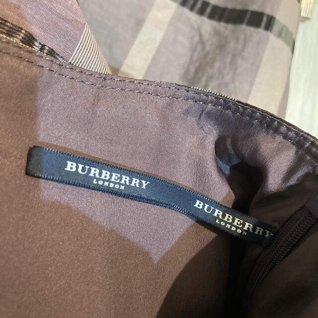 BURBERRY(バーバリー)のBURBERRY LONDON パープル　チェック柄　膝丈　スカート レディースのスカート(ひざ丈スカート)の商品写真