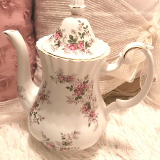 ロイヤルアルバート(ROYAL ALBERT)のラベンダーローズ　コーヒーポット(食器)