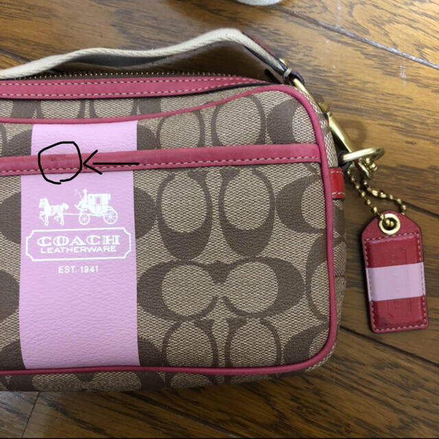 COACH(コーチ)のコーチ　COACH ショルダーバッグ ／ ニューバランス　スニーカー レディースのバッグ(ショルダーバッグ)の商品写真