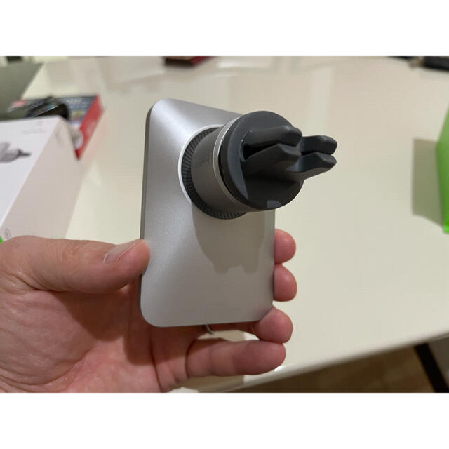 Apple(アップル)のbelkin Car Vent Mount PRO with MagSafe 自動車/バイクの自動車(車内アクセサリ)の商品写真