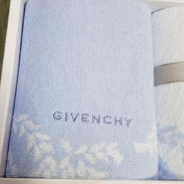 GIVENCHY(ジバンシィ)のGIVENCHYタオルチーフ　箱入り二枚入り レディースのファッション小物(ハンカチ)の商品写真