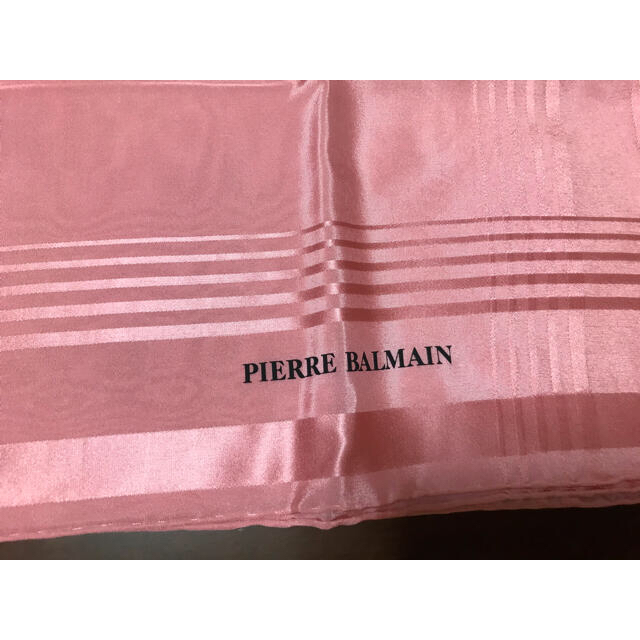 Pierre Balmain(ピエールバルマン)の未使用☆PIERRE BALMAINシルクスカーフ レディースのファッション小物(バンダナ/スカーフ)の商品写真