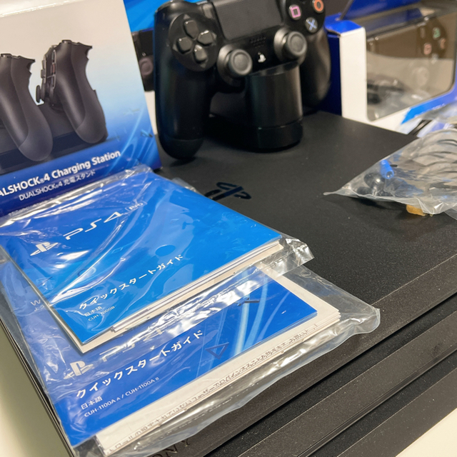 PlayStation4(プレイステーション4)の中古　PlayStation4 Pro 本体  1TB エンタメ/ホビーのゲームソフト/ゲーム機本体(家庭用ゲーム機本体)の商品写真