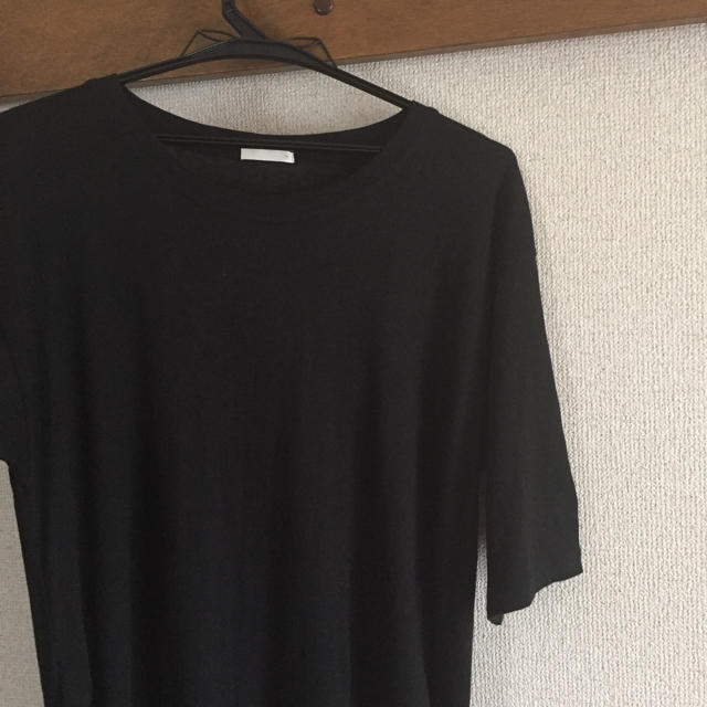 GU(ジーユー)のスリット入り 5分袖Tシャツ レディースのトップス(Tシャツ(長袖/七分))の商品写真