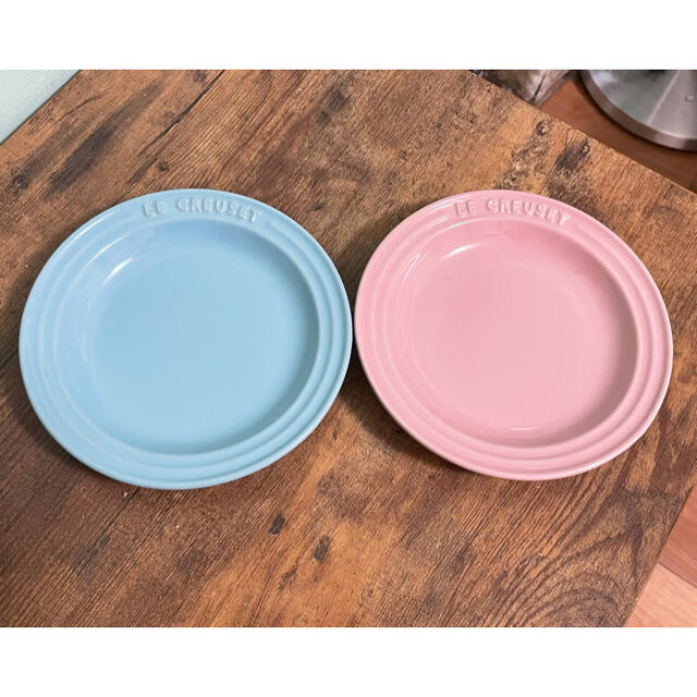 LE CREUSET(ルクルーゼ)のル・クルーゼ　ラウンドプレート15センチ　2枚 インテリア/住まい/日用品のキッチン/食器(食器)の商品写真