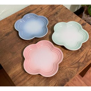 ルクルーゼ(LE CREUSET)のル・クルーゼ　フラワープレート14センチ　3枚セット(食器)